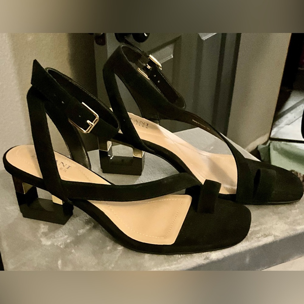Black Alfani Step N Flex BlackDressy Sandals with Gold Accent. Size 7.5